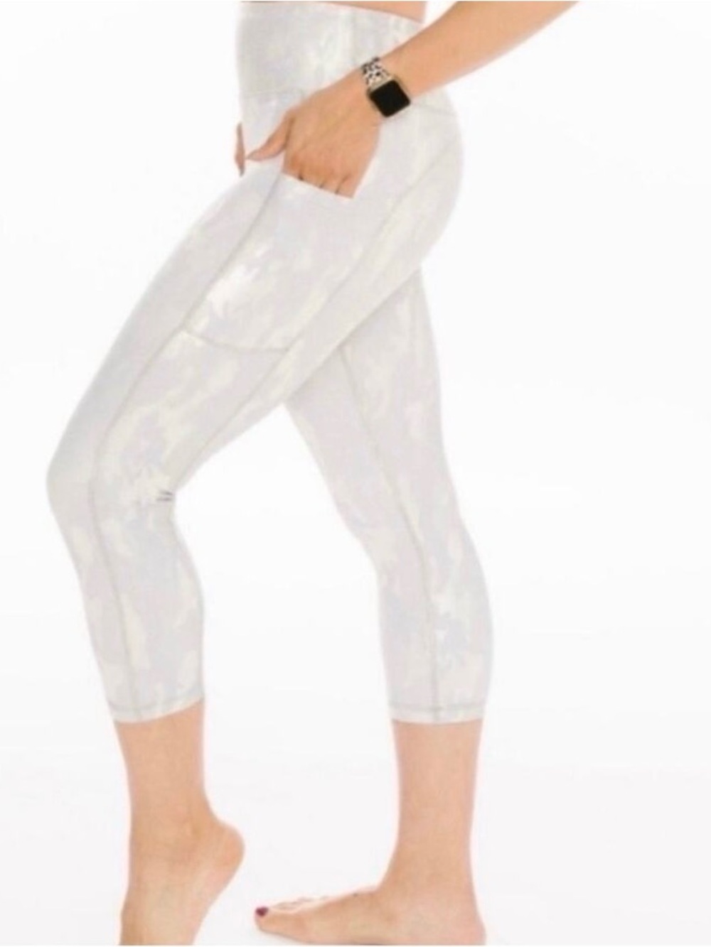 Zyia Active Capri Leggings Womens Size 12 Large Pearl Iridescent Camo Pockets